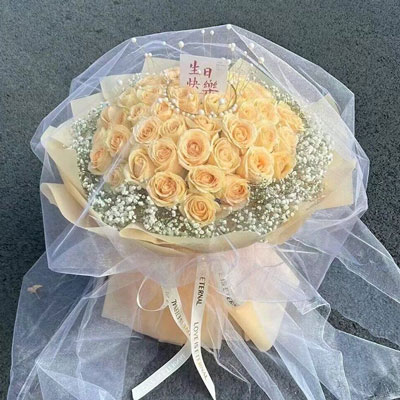 龙岩52朵香槟玫瑰满天星，你就是我的全部
