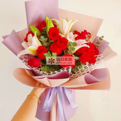龙岩18朵红玫瑰百合，真情相守一生